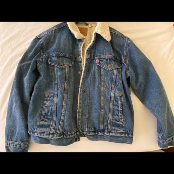 Levi’s Sherpa denim trucker jacket Medium - Picture 1 of 4